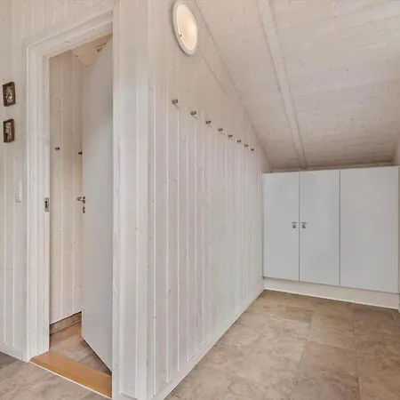 Ve303-oksbol-kaervej-2 * Oksbøl